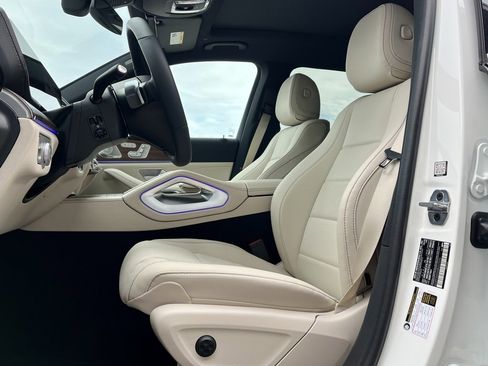 Certified 2025 Mercedes-Benz GLS 450 4MATIC image 3