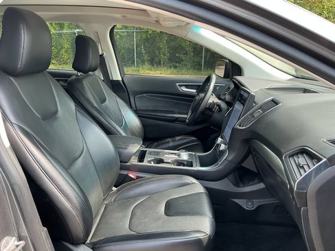 Used 2022 Ford Edge Titanium w/ Class II Trailer Tow Package AWD/4WD image 21