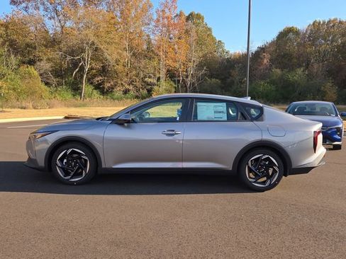 New 2025 Kia K4 EX image 2