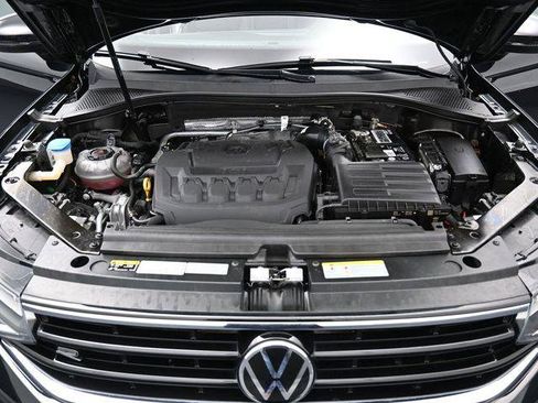 Used 2022 Volkswagen Tiguan SE R-Line image 38