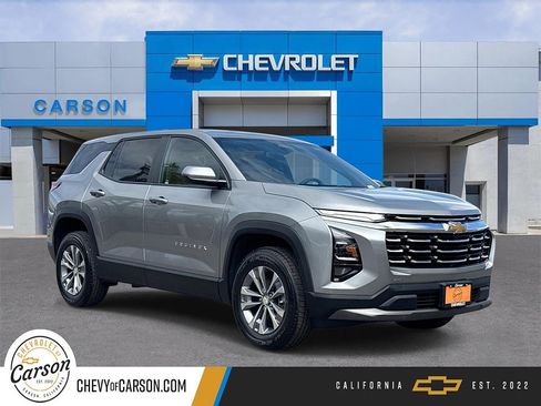Used 2025 Chevrolet Equinox LT FWD image 1