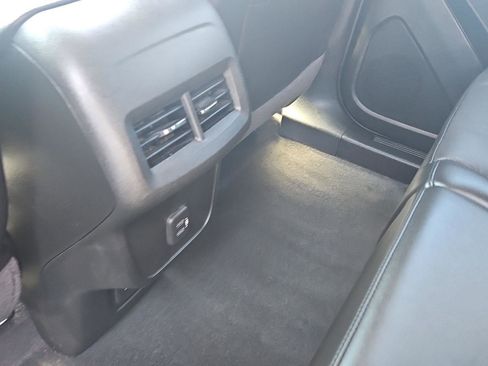 Used 2020 Chevrolet Equinox Premier w/ Premier Redline Edition FWD image 23