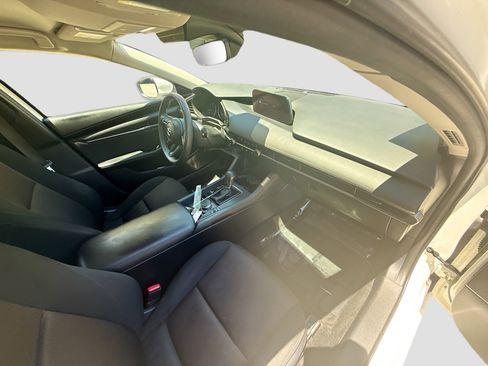 Used 2020 MAZDA MAZDA3 Sedan FWD image 31