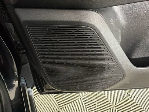 Used 2025 Chevrolet Equinox LT FWD image 31