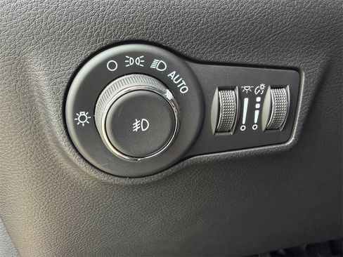 New 2026 Jeep Compass Latitude image 18