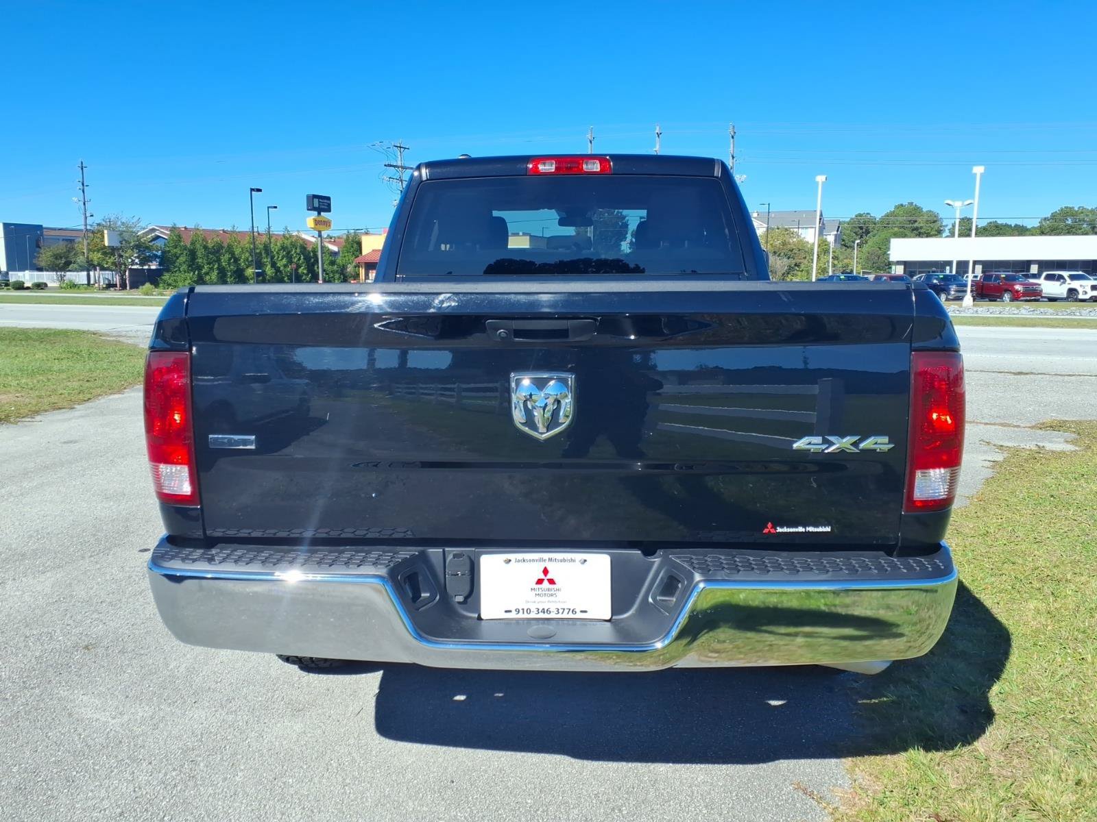 Used 2024 RAM 1500 Classic SLT AWD/4WD image 3