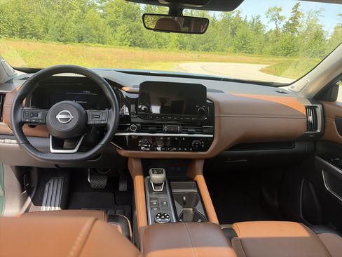 Certified 2024 Nissan Pathfinder Platinum AWD/4WD image 19