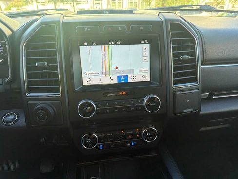 Used 2018 Ford Expedition Limited w/ Equipment Group 301A RWD image 10