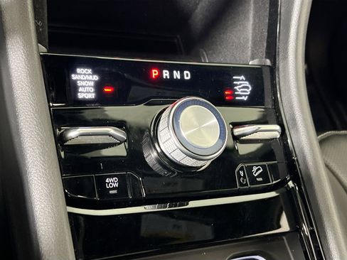 Used 2022 Jeep Grand Cherokee Overland AWD/4WD image 17