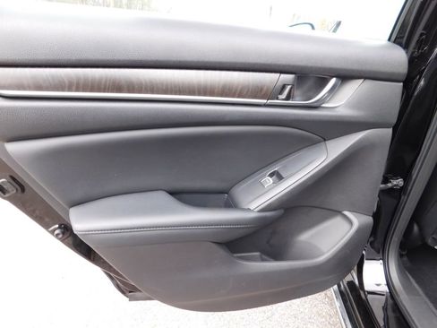 Used 2022 Honda Accord EX-L image 10