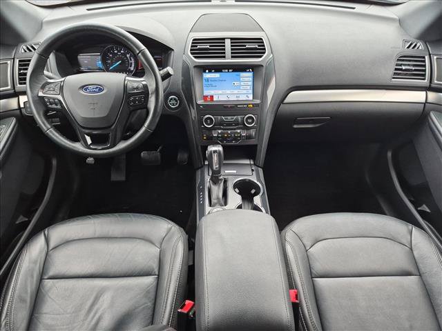 Certified 2018 Ford Explorer XLT w/ Equipment Group 202A AWD/4WD image 17
