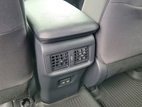 Used 2025 Toyota RAV4 XLE AWD/4WD image 15