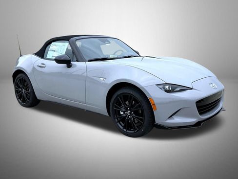 New 2026 MAZDA MX-5 Miata Club w/ Weather Package RWD image 4