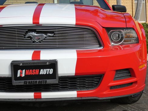 Used 2013 Ford Mustang Convertible image 16