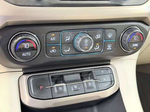 Used 2022 GMC Acadia Denali w/ Denali Ultimate Package FWD image 63