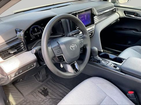 Used 2025 Toyota Camry LE FWD image 16