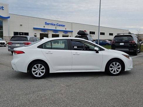 Used 2024 Toyota Corolla LE image 9