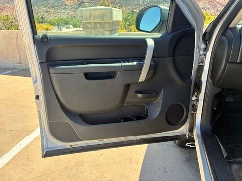 Used 2011 Chevrolet Silverado 1500 LT AWD/4WD image 10