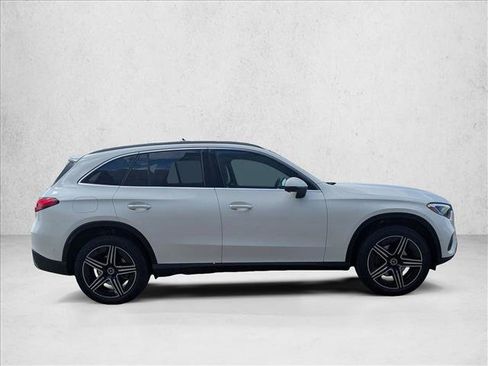 Used 2026 Mercedes-Benz GLC 300 image 4