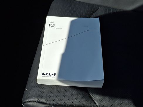 Used 2025 Kia K5 EX FWD image 28