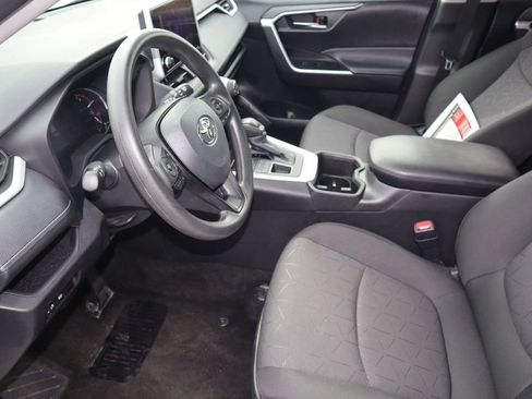 Used 2024 Toyota RAV4 XLE AWD/4WD image 17