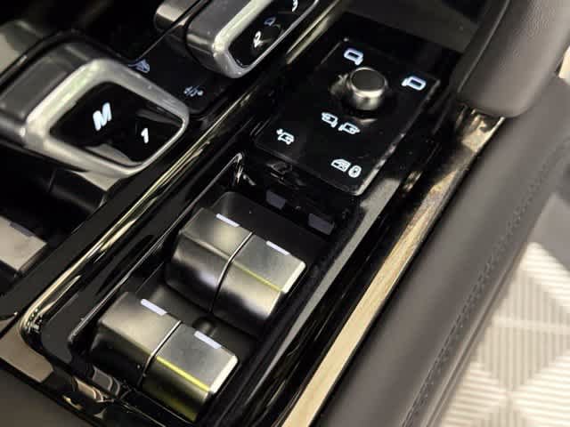 New 2027 Land Rover Range Rover Sport HST AWD/4WD image 23
