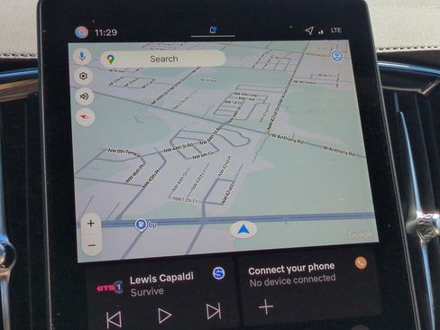 New 2026 Volvo XC90 T8 Plus w/ Protection Package Premier image 18