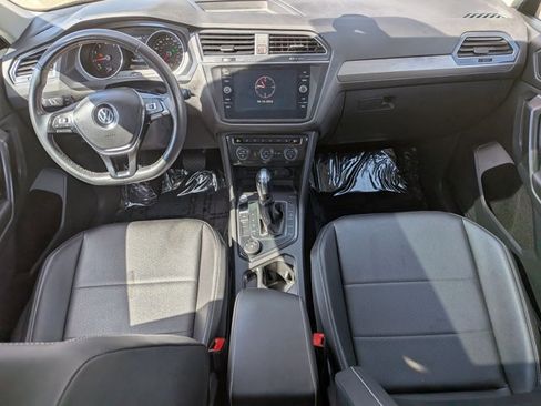 Used 2021 Volkswagen Tiguan SE w/ Panoramic Sunroof Package image 13