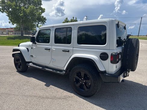 Used 2021 Jeep Wrangler Unlimited Sahara AWD/4WD image 5