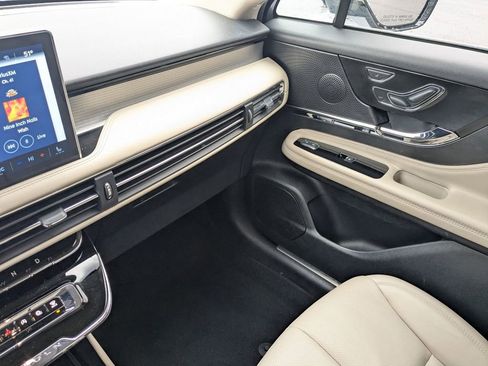 Used 2025 Lincoln Corsair FWD w/ Equipment Group 101A image 21