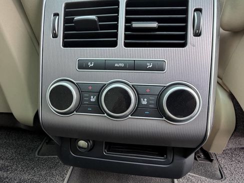 Used 2017 Land Rover Range Rover Sport HSE image 10