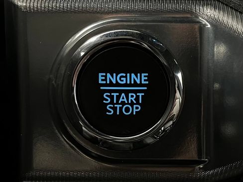 Used 2025 Ford F150 Lariat w/ Equipment Group 502A High AWD/4WD image 33
