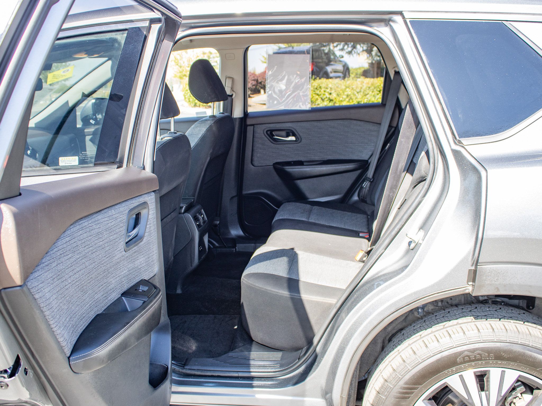 Used 2021 Nissan Rogue SV AWD/4WD image 15