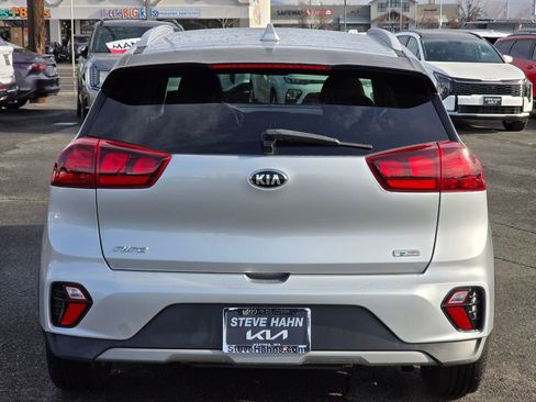 Used 2020 Kia Niro LXS image 4