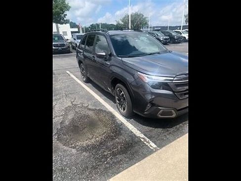 Used 2025 Subaru Forester Limited w/ Popular Package AWD/4WD image 1