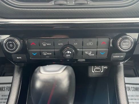 Used 2023 Jeep Compass Trailhawk AWD/4WD image 19
