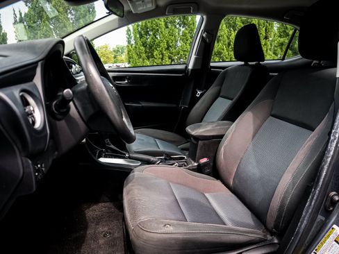 Used 2019 Toyota Corolla LE FWD image 7