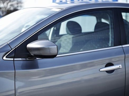 Used 2019 Nissan Sentra S w/ Appearance Package image 3