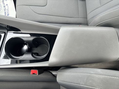 Certified 2025 Hyundai Elantra SEL FWD image 23
