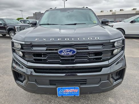 New 2026 Ford Expedition Active RWD image 3