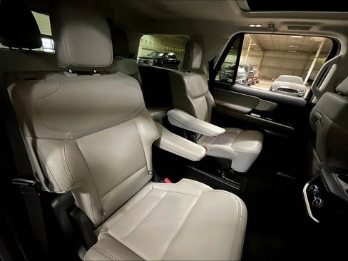 Certified 2025 Ford Expedition Active AWD/4WD image 26