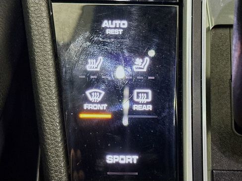 Used 2019 Porsche Cayenne image 24