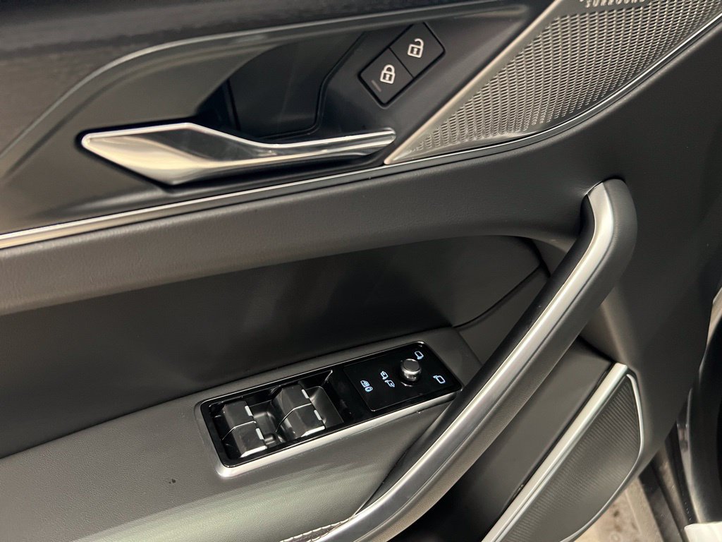 New 2025 Jaguar F-PACE R-Dynamic S AWD/4WD image 22