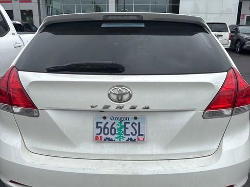 Used 2010 Toyota Venza FWD image 3