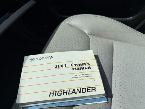 Used 2001 Toyota Highlander Limited FWD image 20