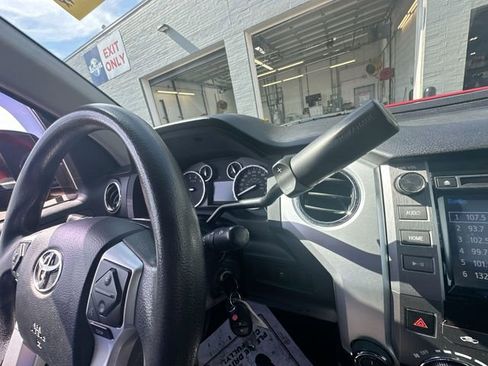 Used 2015 Toyota Tundra SR5 AWD/4WD image 21