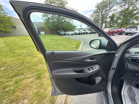 Used 2023 Buick Encore GX Select w/ Sport Touring Package FWD image 22