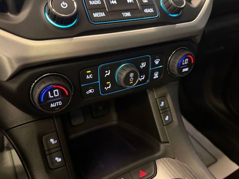 Used 2019 GMC Acadia SLT w/ Black Edition AWD/4WD image 15