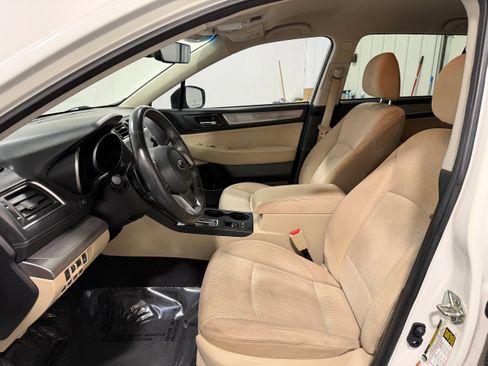 Used 2018 Subaru Outback 2.5i Premium image 4