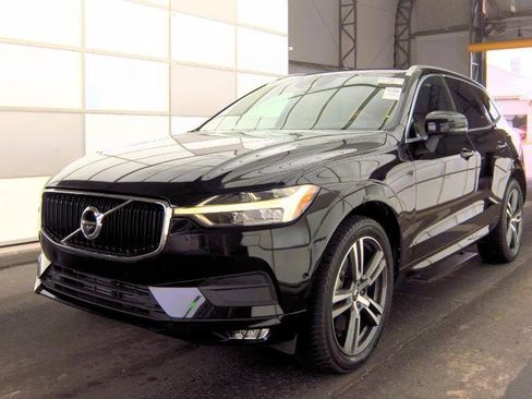 Used 2021 Volvo XC60 T5 Momentum w/ Protection Package Premier FWD image 5